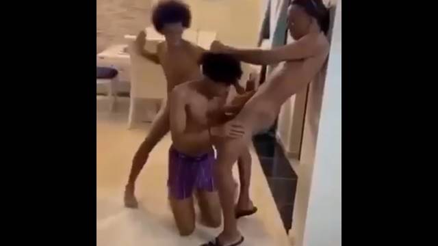 Ponemos al compañero a Chuparno la Polla