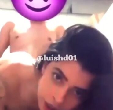 Bianca Polonia Singando con dos hombres